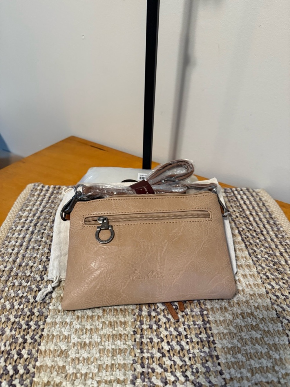 MW Embroidered Cutout Crossbody 🍁Sept Sale - Picture 4 of 5